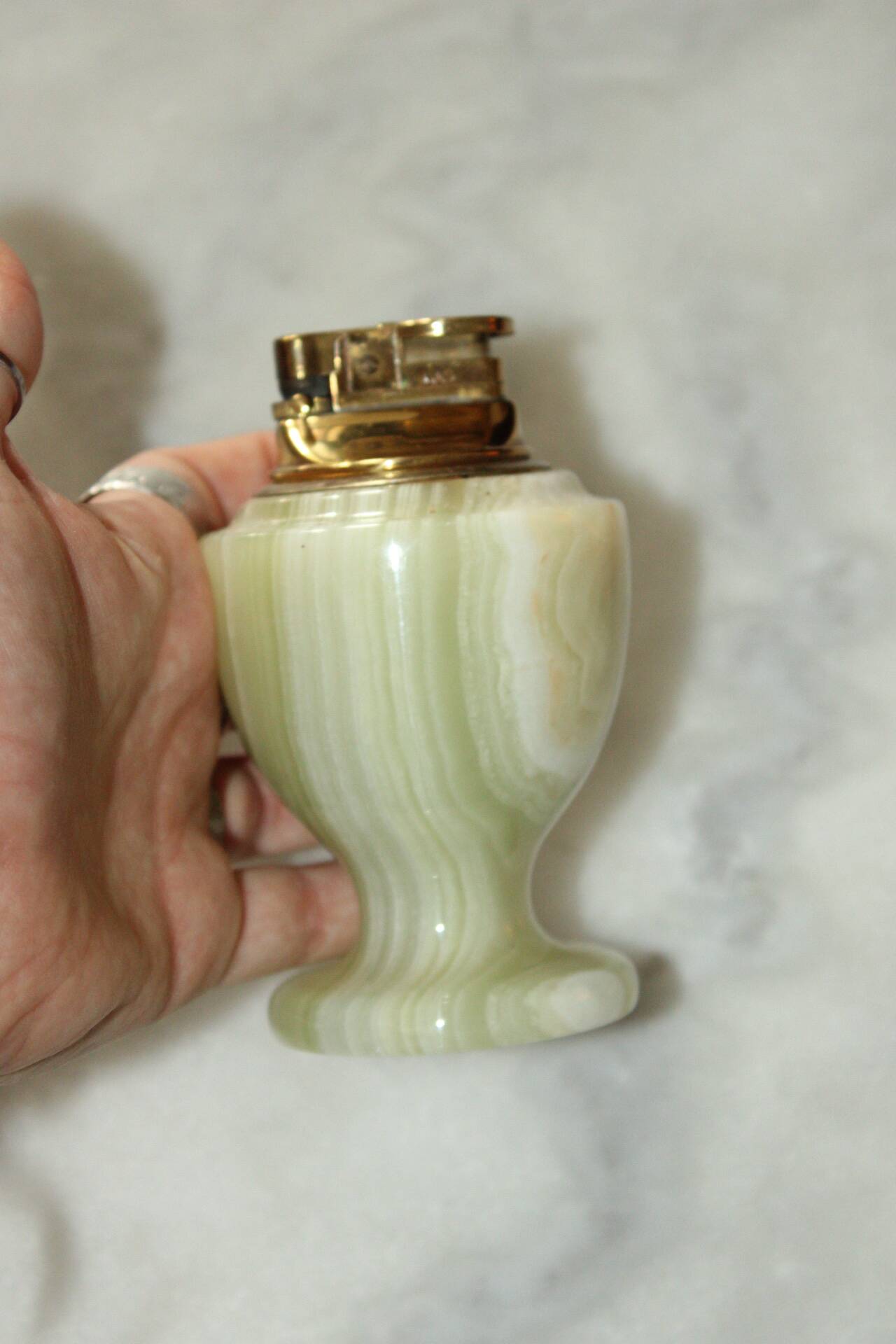 Onyx and brass table lighter - Vintage