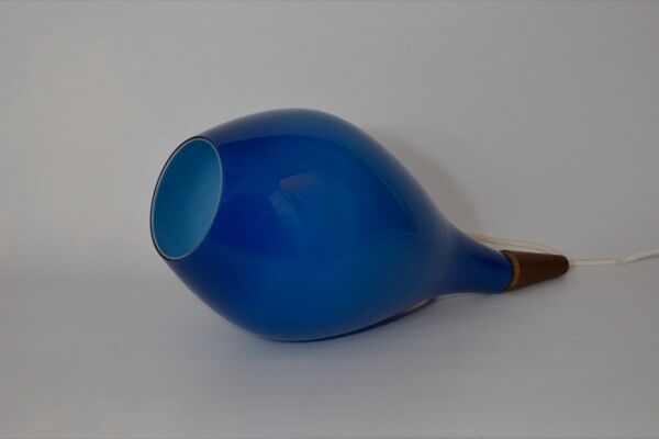 Holmegaard pendant lamp large model in blue blown glass and teak, Denmark, Poulsen