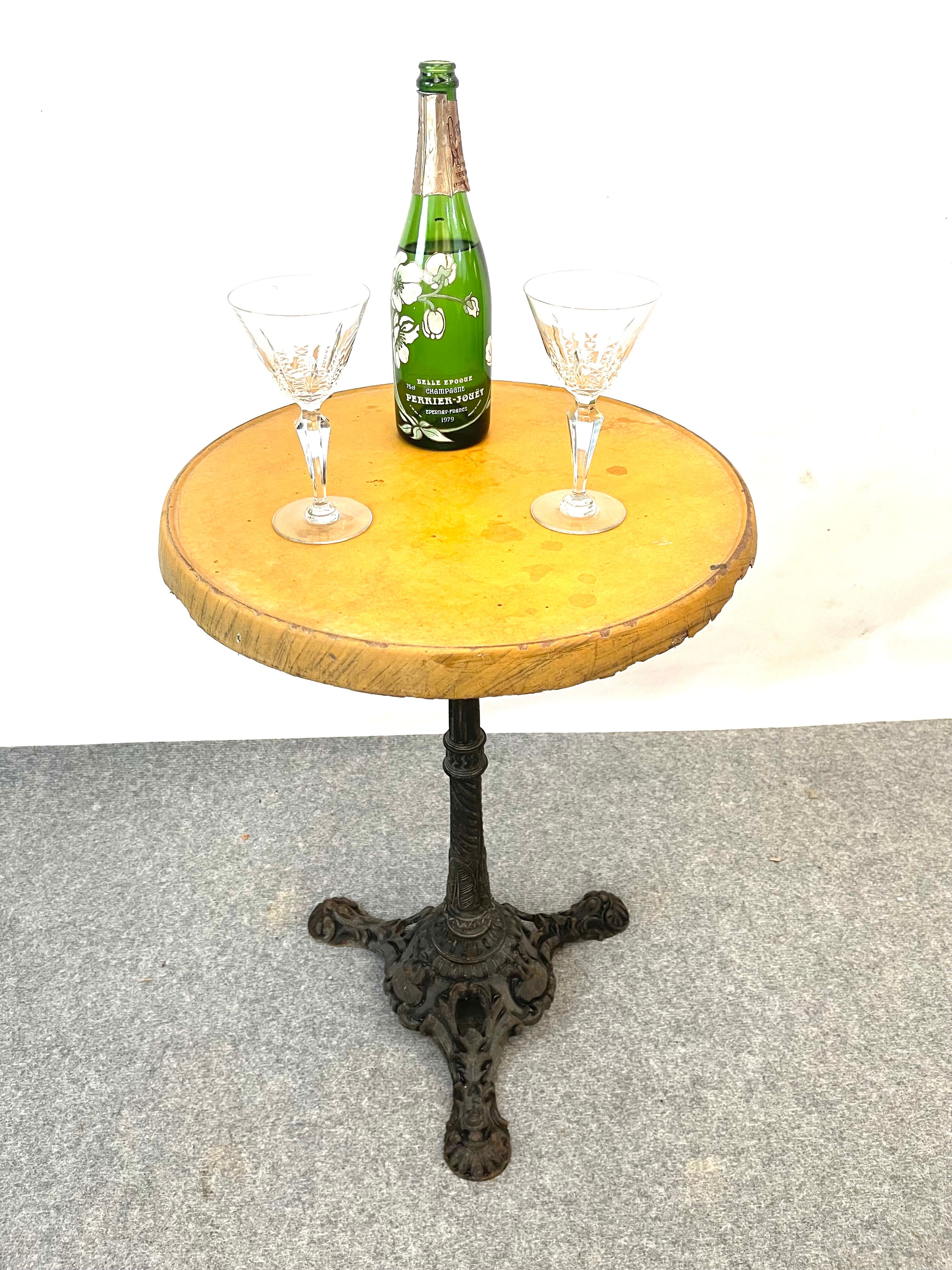 Table de bistrot café parisien année 20
