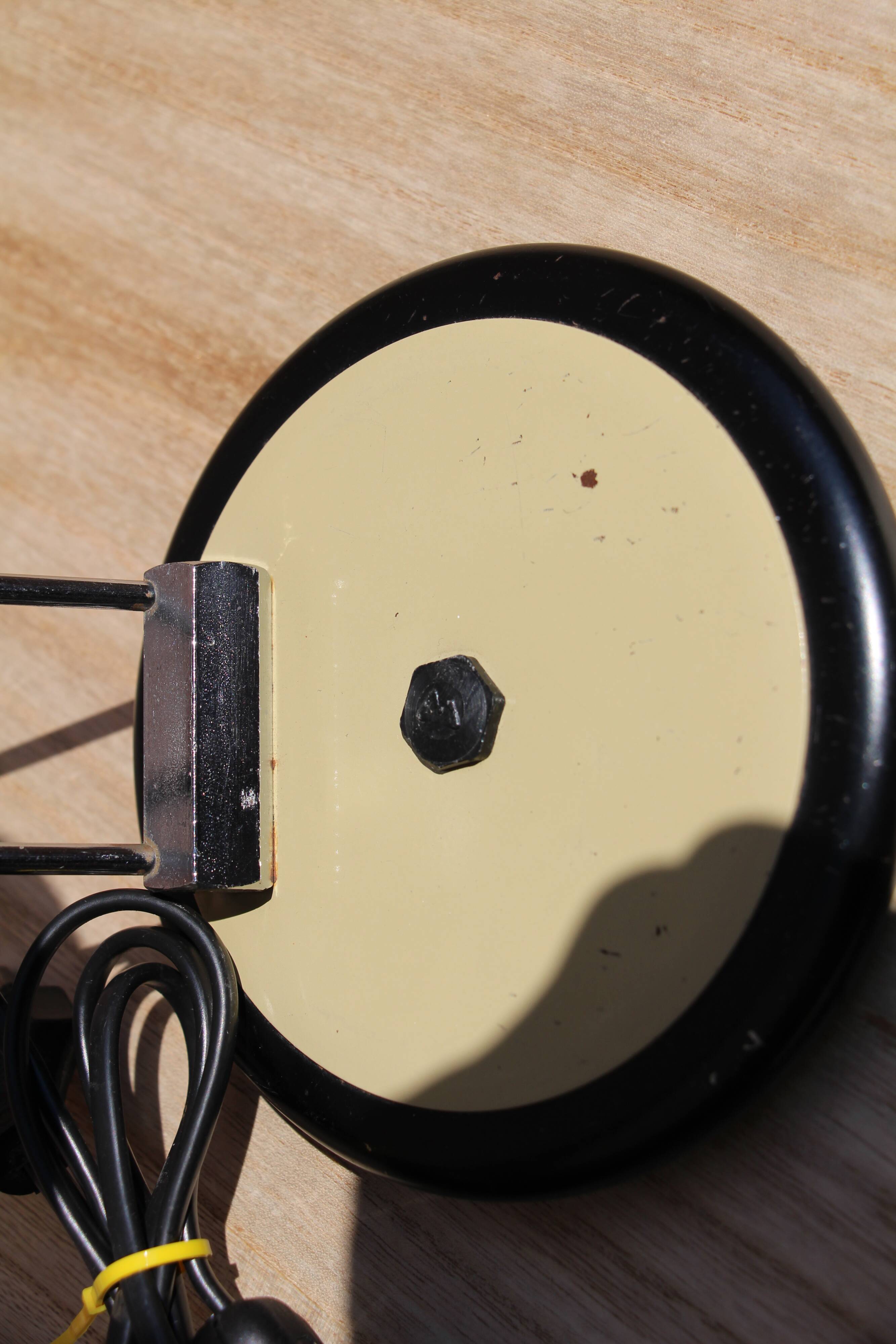 Aluminor 70's ivory articulated desk lamp