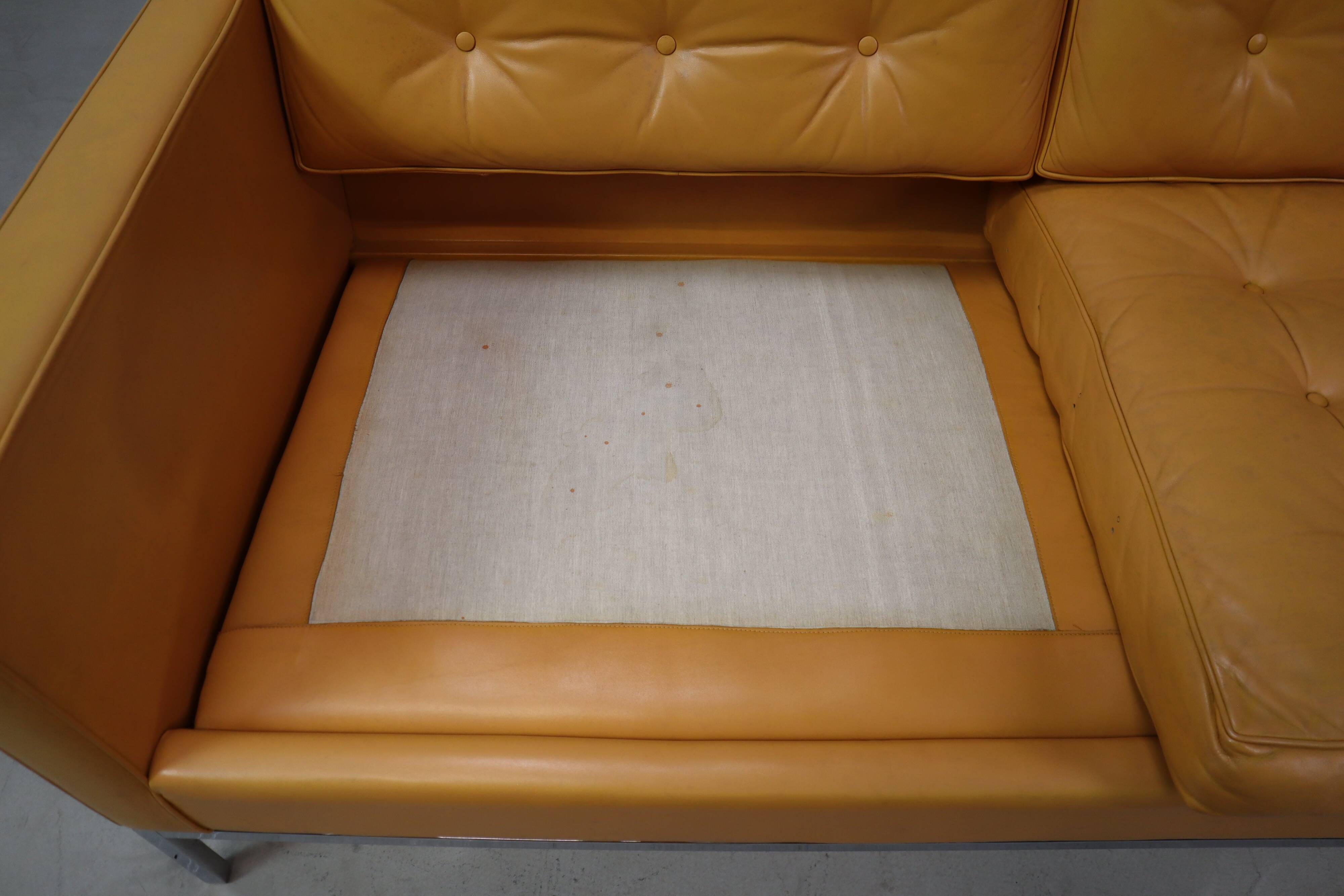 Florence Knoll two-seater sofa in mustard yellow leather, 1970
