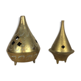 2 conical boxes burns incense in golden brass