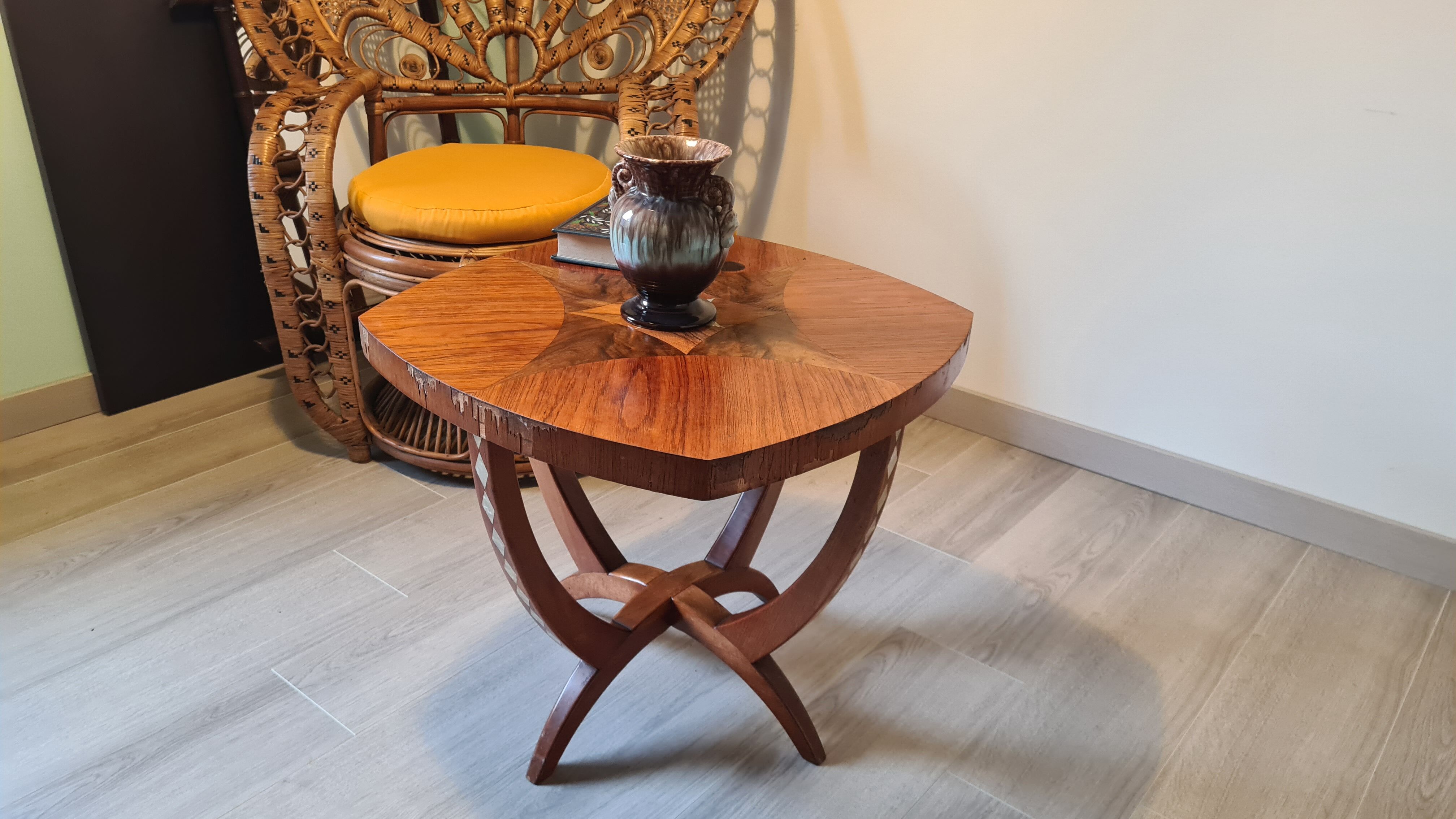 Table d'appoint art déco avec inserts de nacre