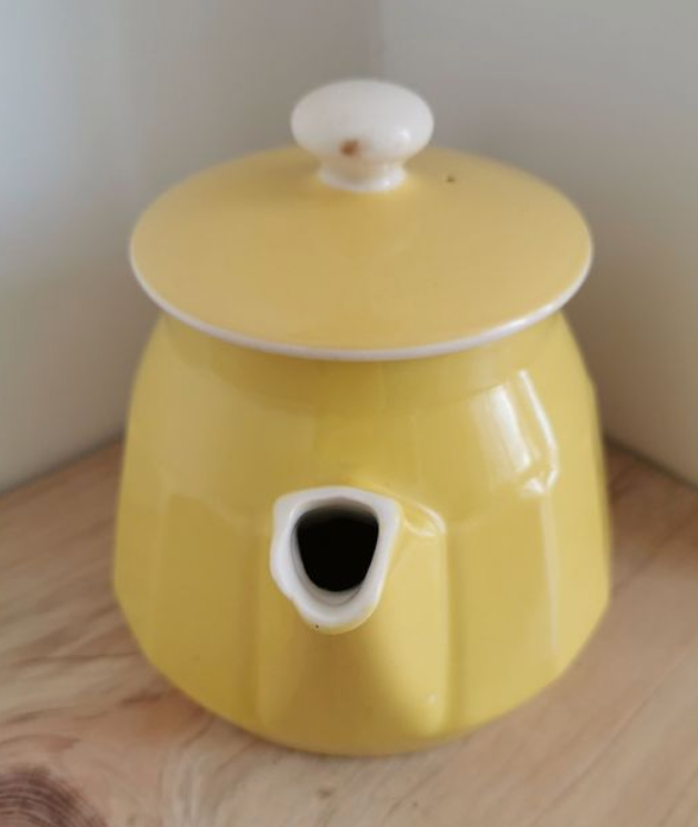 Cafetière, théière vintage jaune