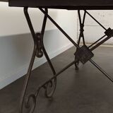 Table en fer forgé