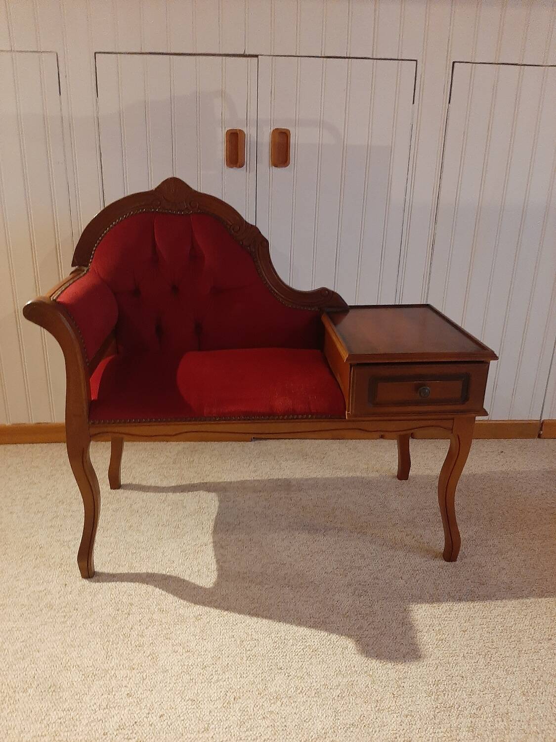 Jolie fauteuil causeuse- meuble entrée-Louis XV