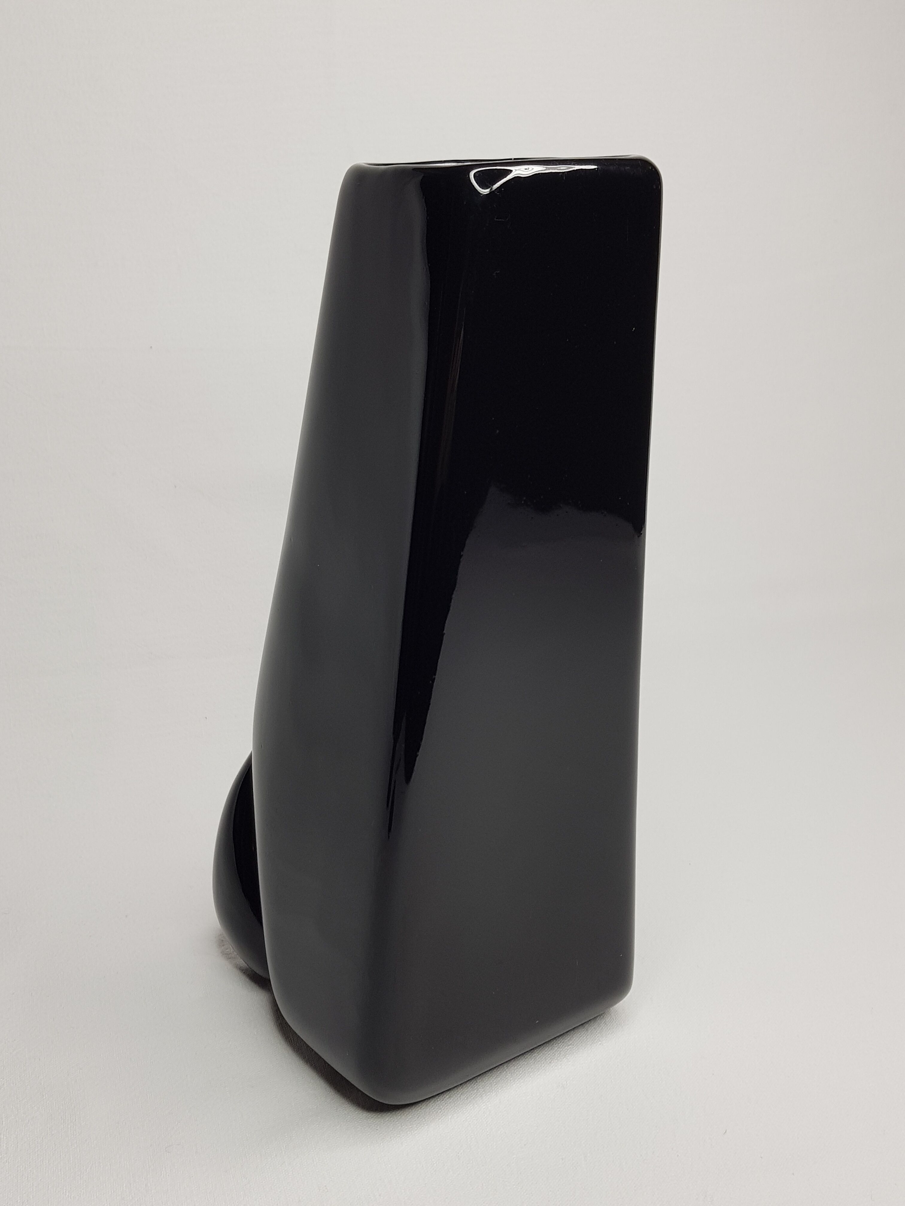 Black megalith vase 25 cm