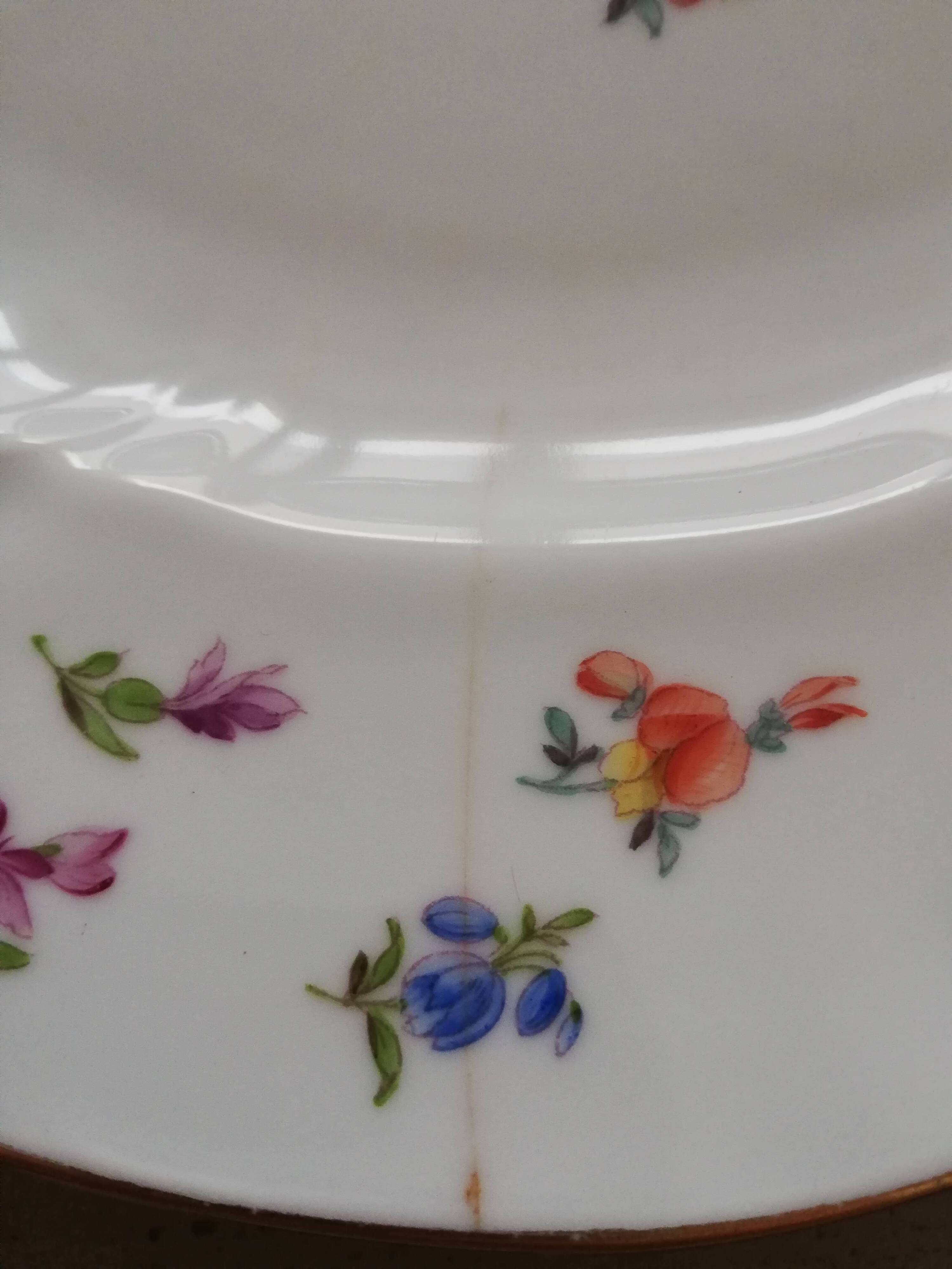 Set of two vintage round bohemian porcelain dishes