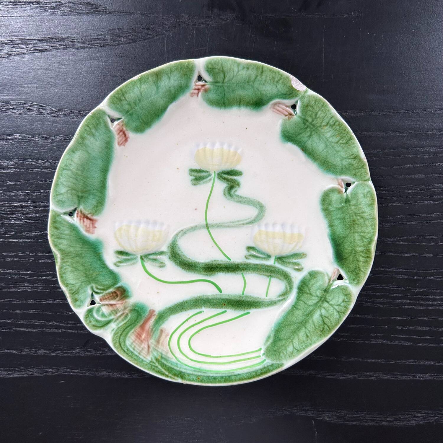 Water lily dish in slip