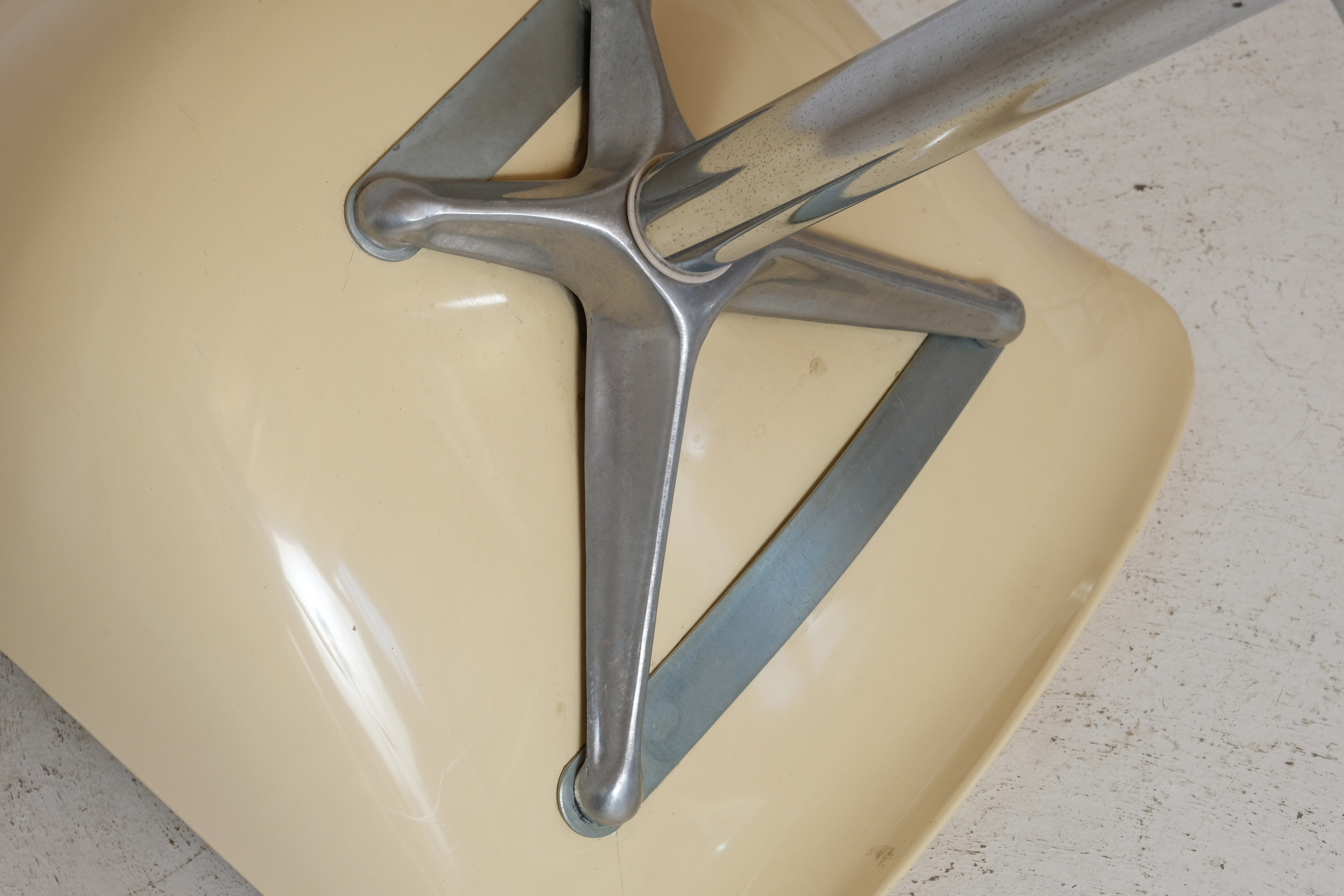 Chaise pivotante Roche Bobois 1970