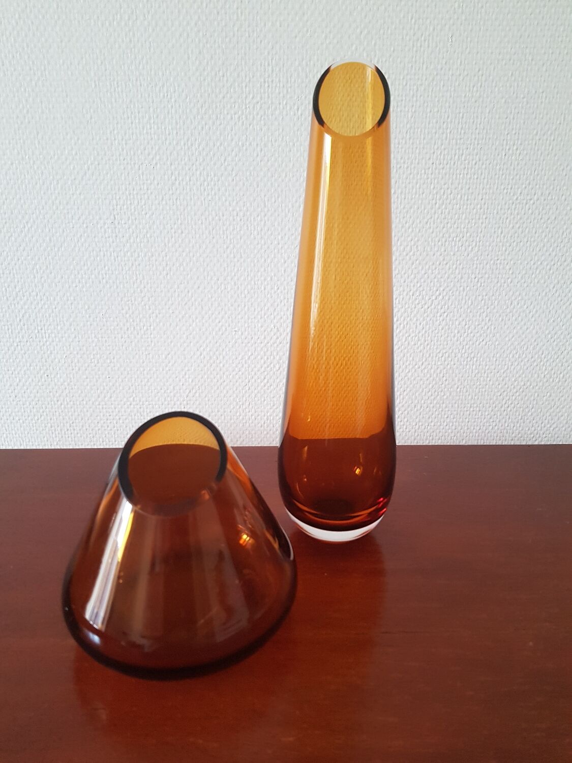 Lot de 2 vases ambrés vintage