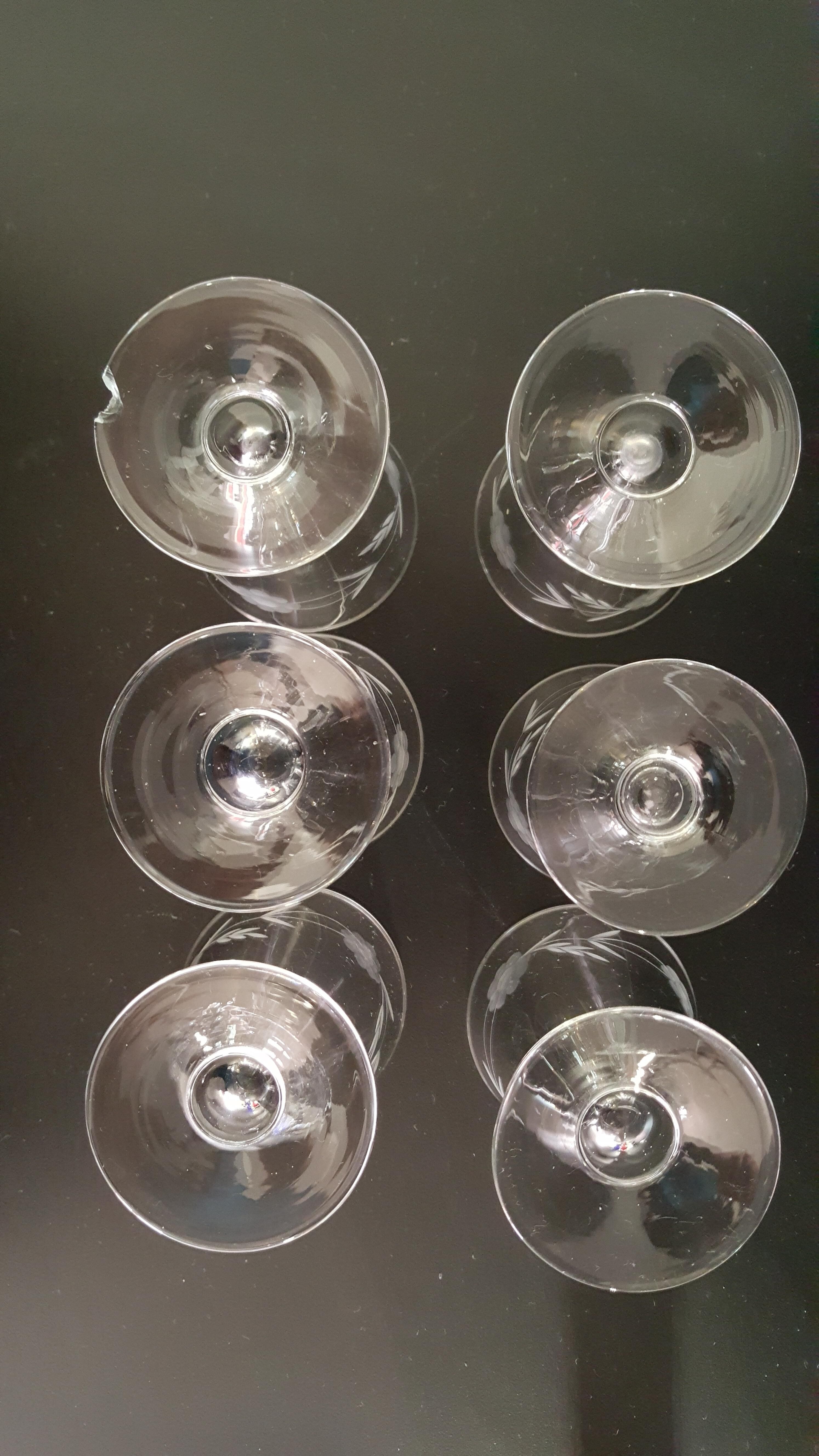 6 Verres ancien  soufflé et ciselé