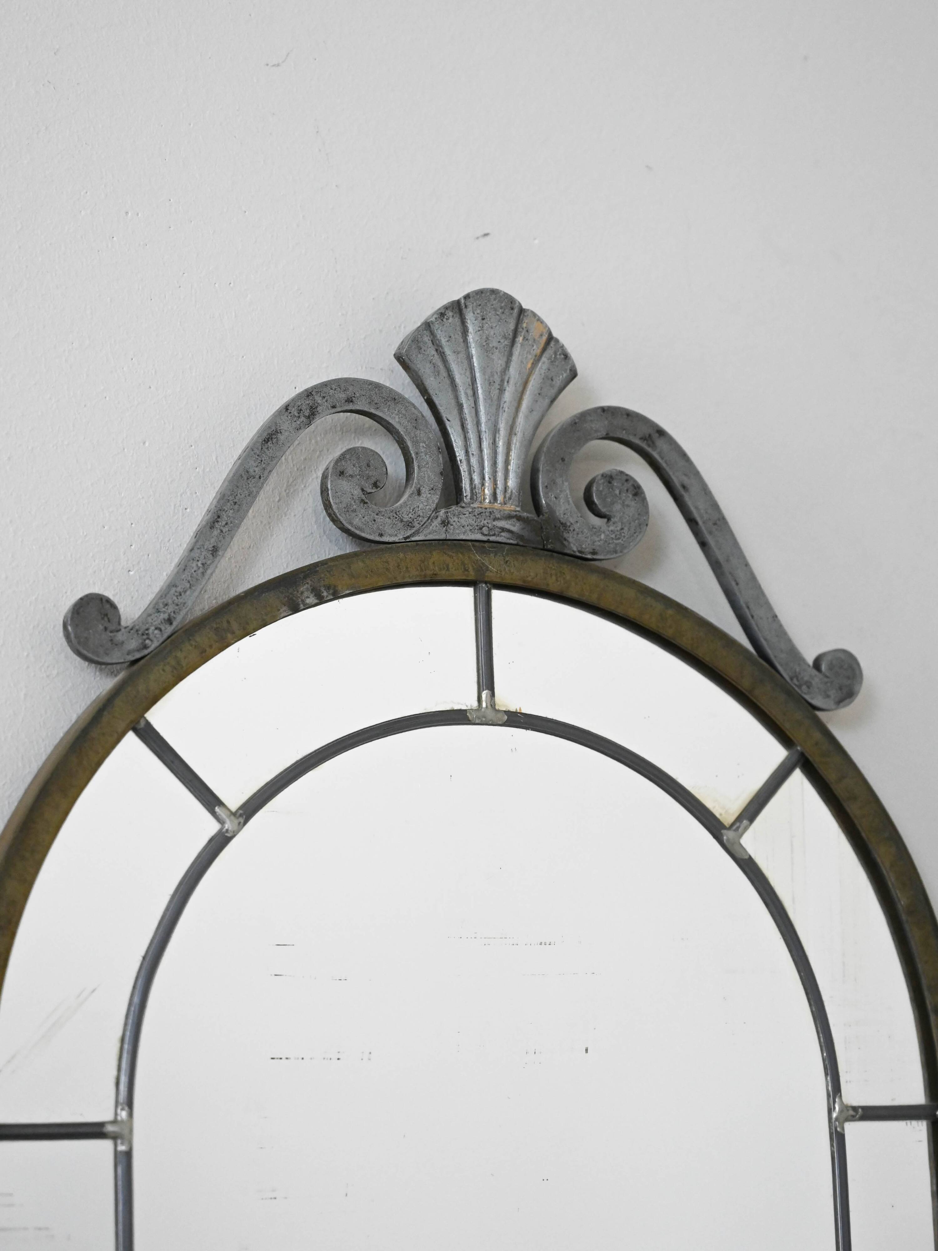 Miroir nordique en métal des années 50 – Design vintage