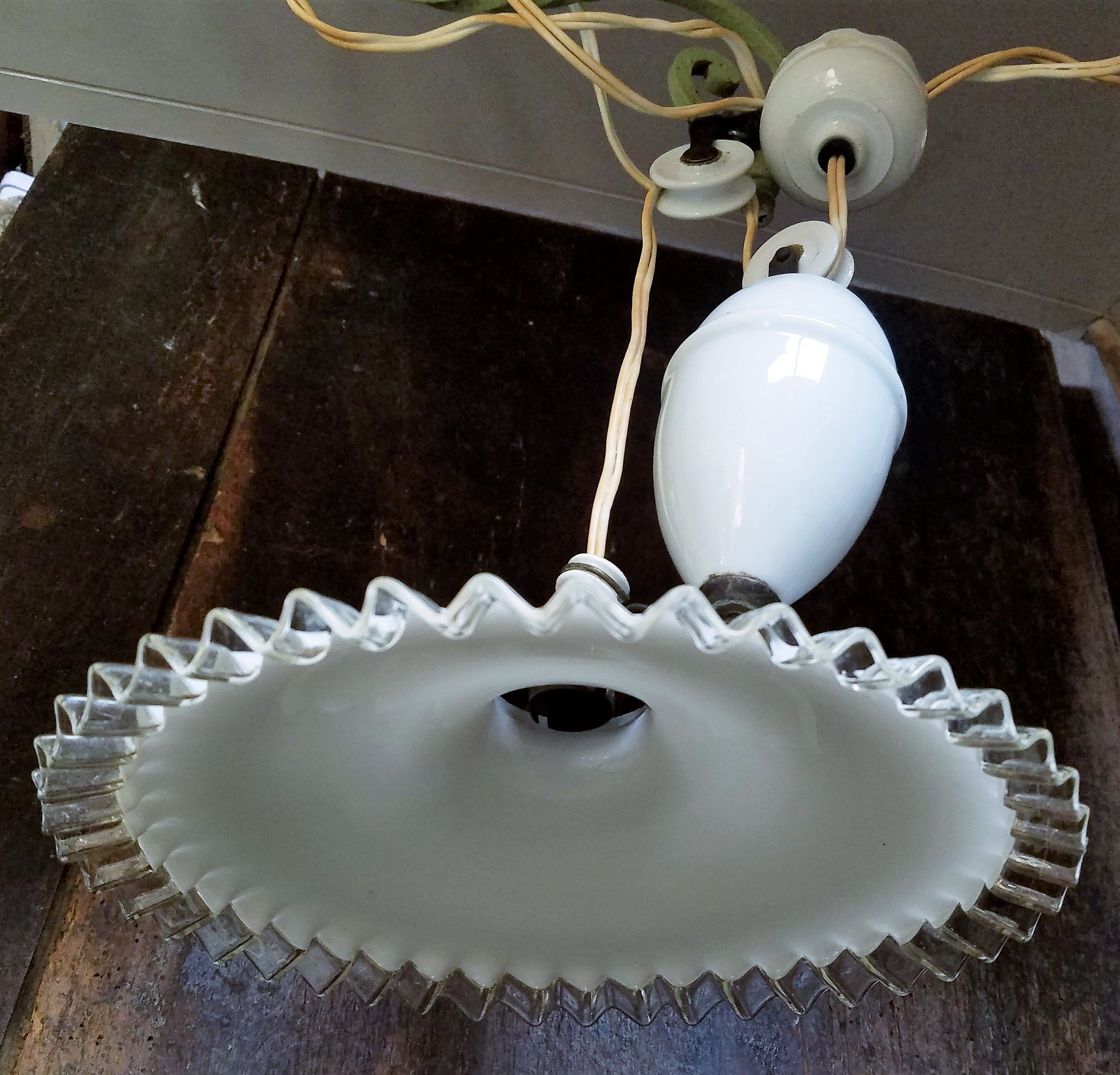 Pendant lamp rise and fall in porcelain and opaline