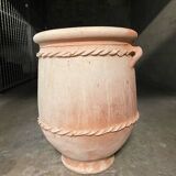 Earthen pot
