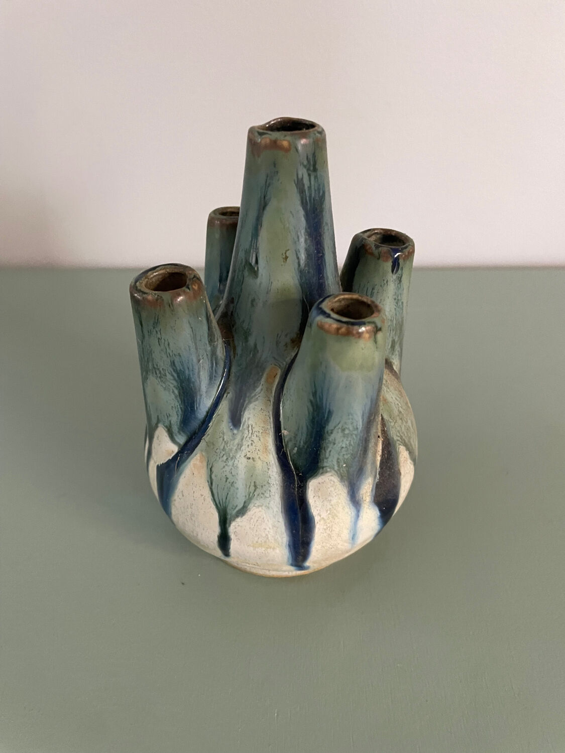 Ceramic flower vase