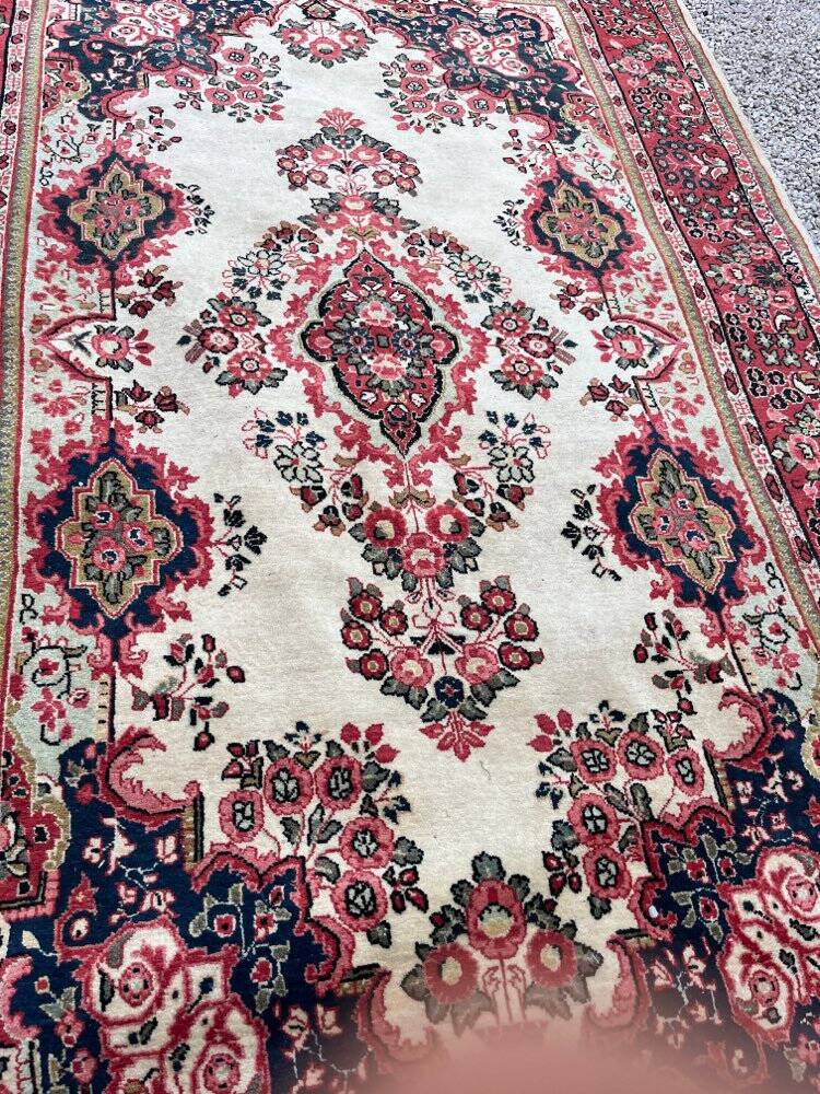 Grand tapis persan ancien