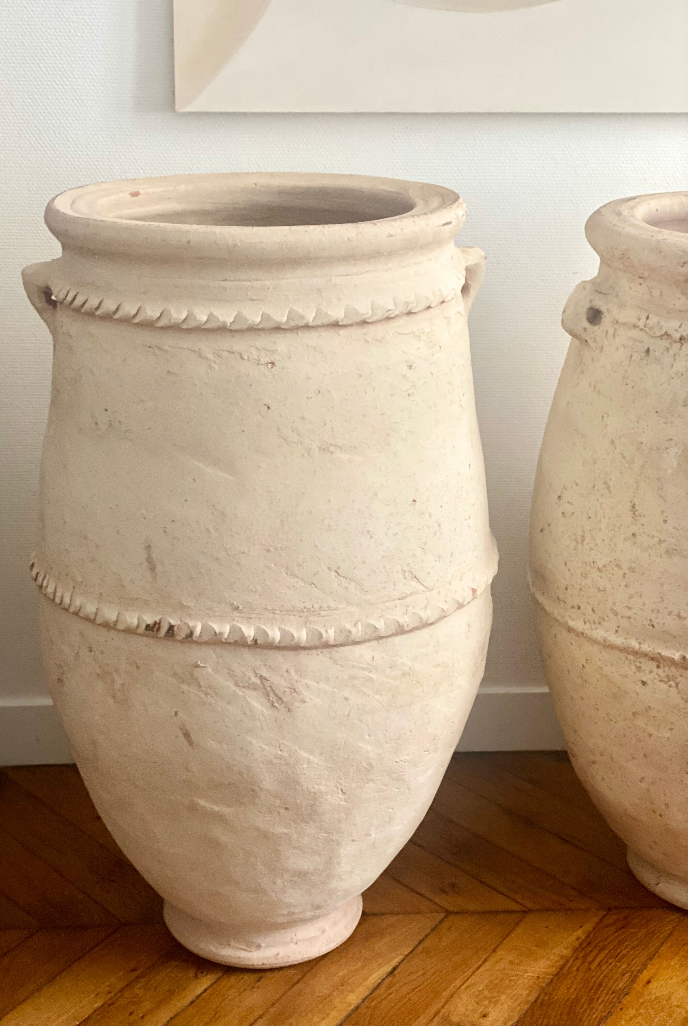 Rustic jar in bleached terracotta pottery xl