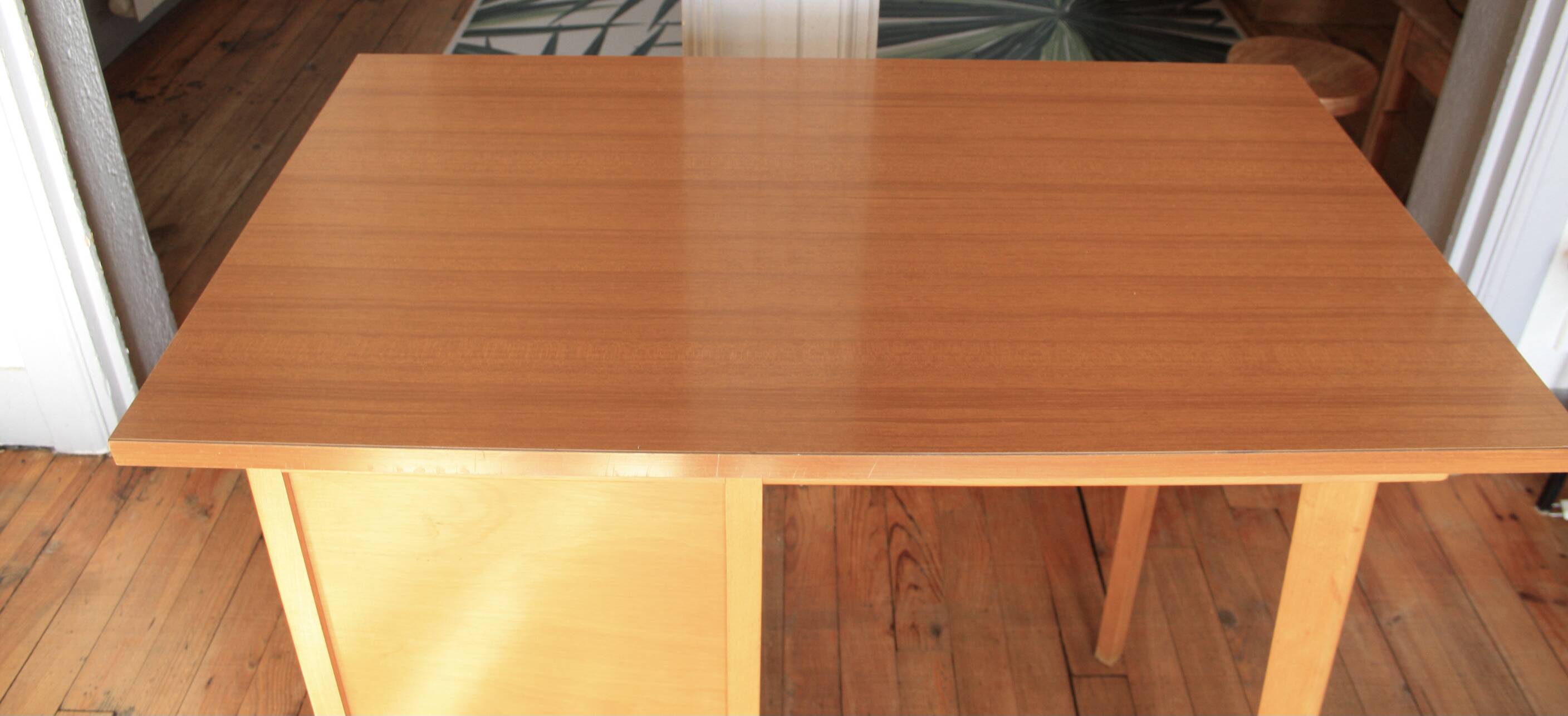 Bureau en bois pieds compas