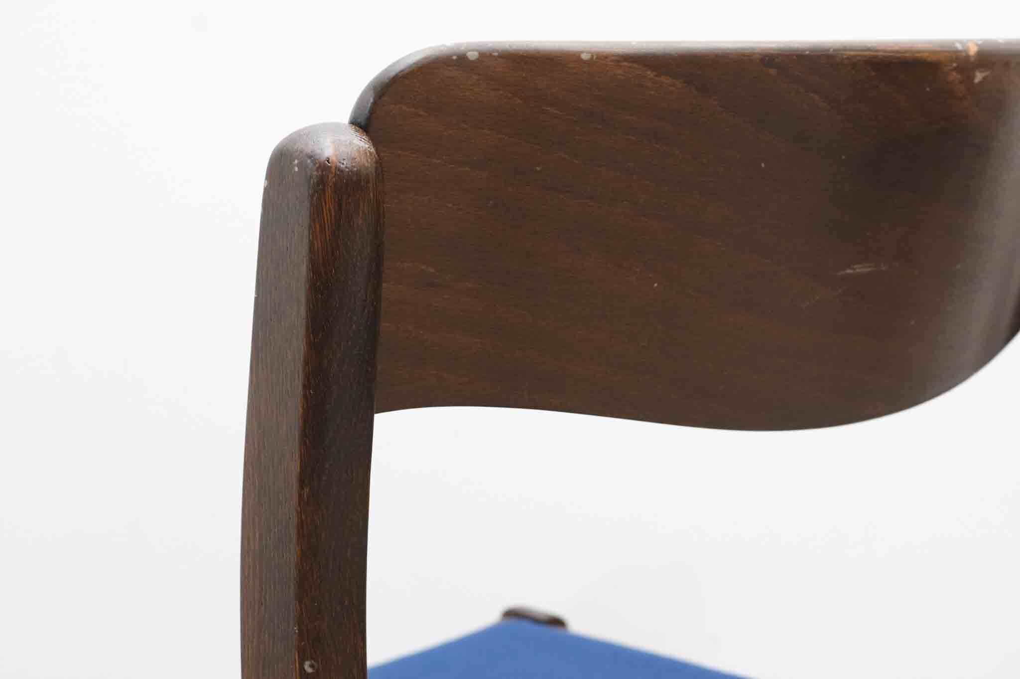 All-wood chair in royal blue and ebony