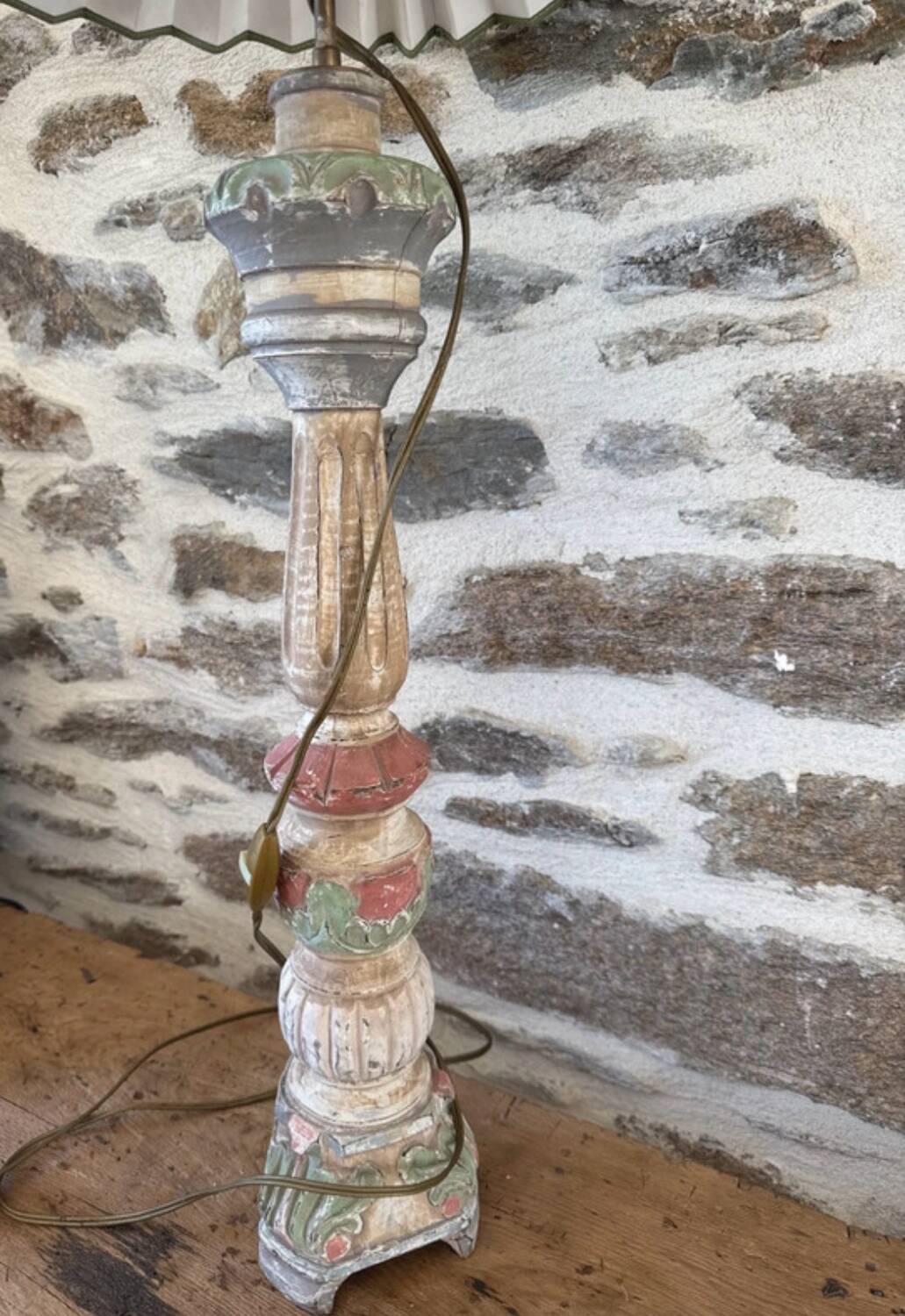 Grande Lampe Ancienne de Caractère – Bois Sculpté & Polychrome – Style