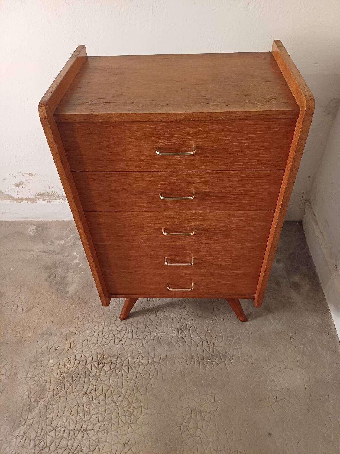 Vintage chest of drawers