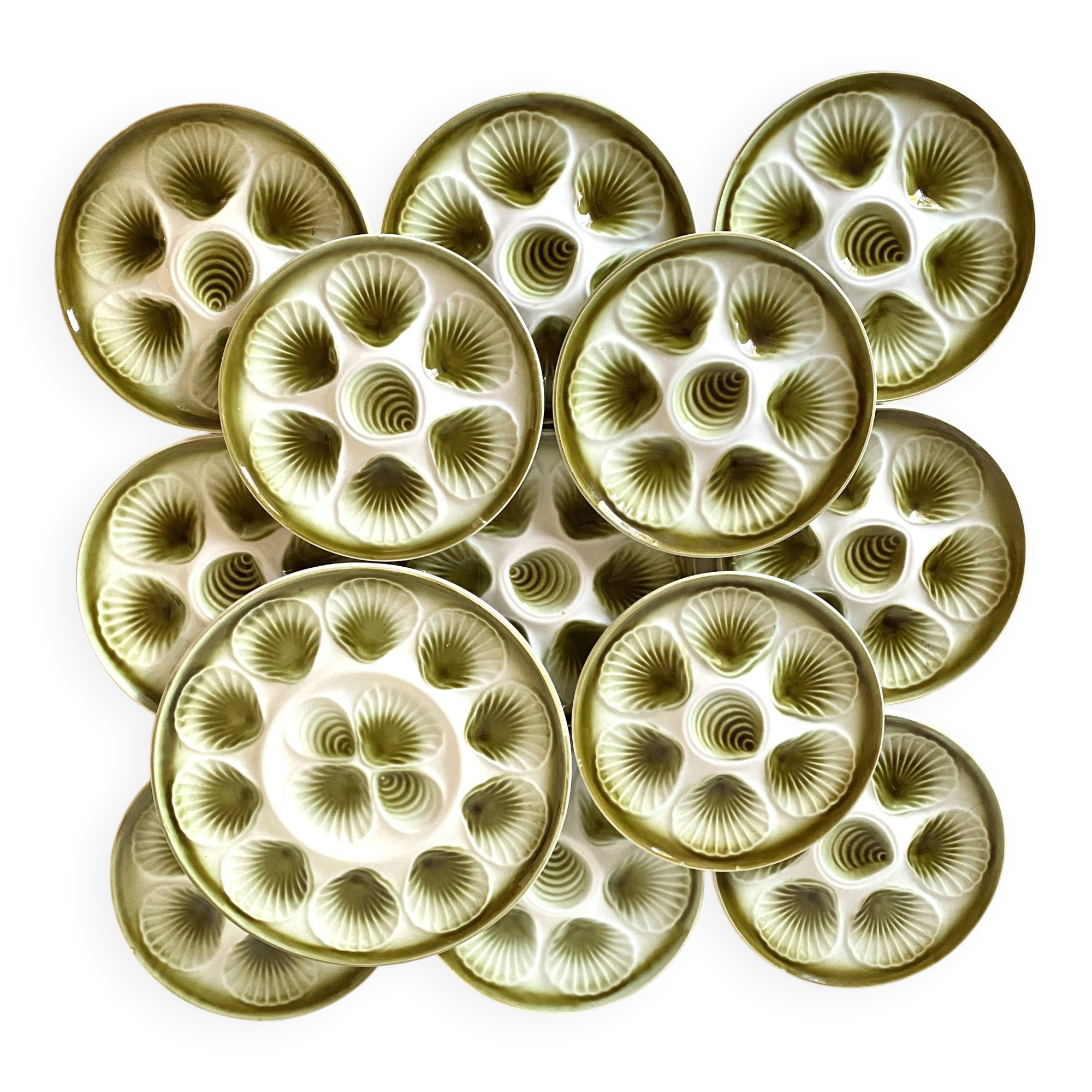 Moulin des Loups oyster plates and matching dish - 1970