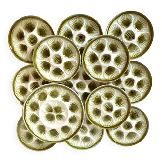 Moulin des Loups oyster plates and matching dish - 1970