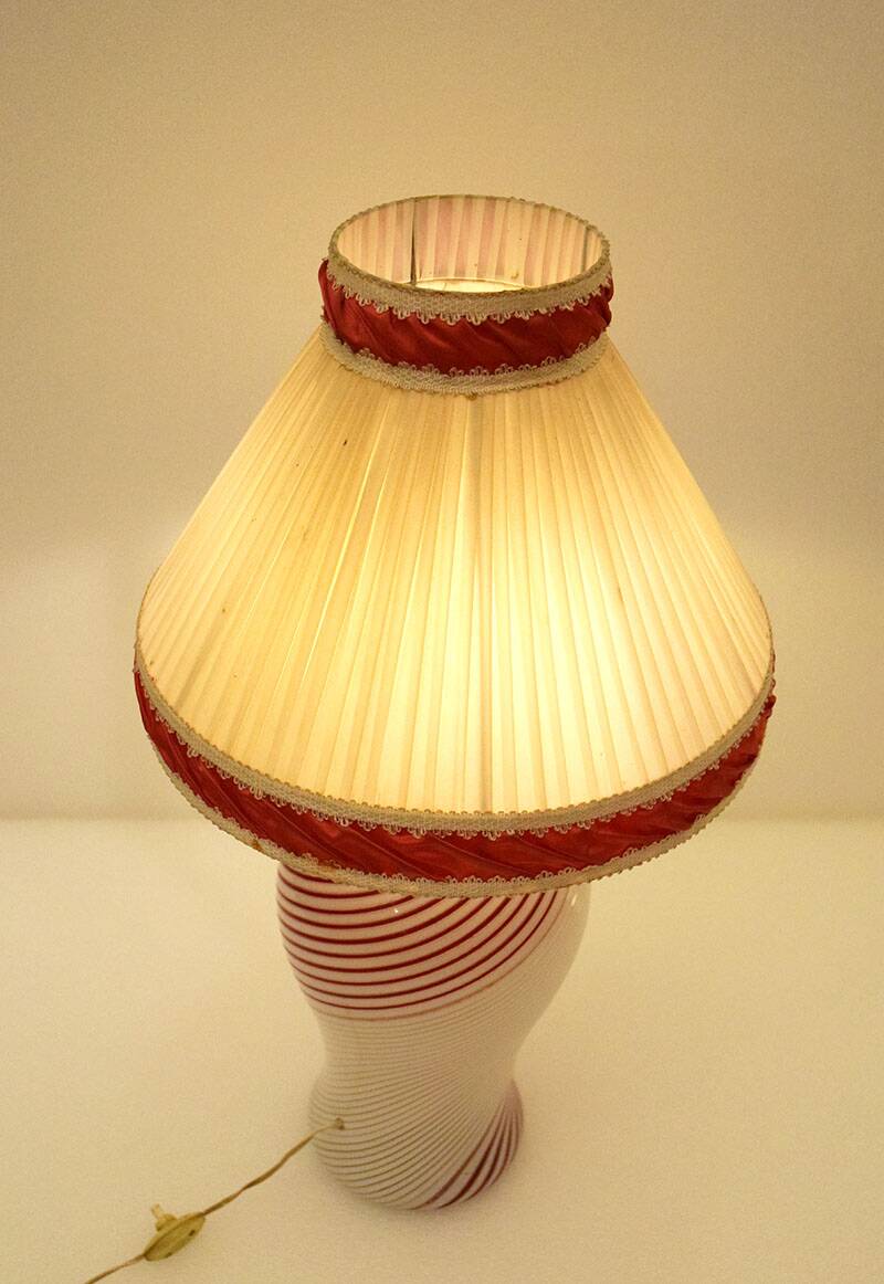 Dino Martens for Aureliano Toso Murano mezza filigrana table lamp from the 1950s