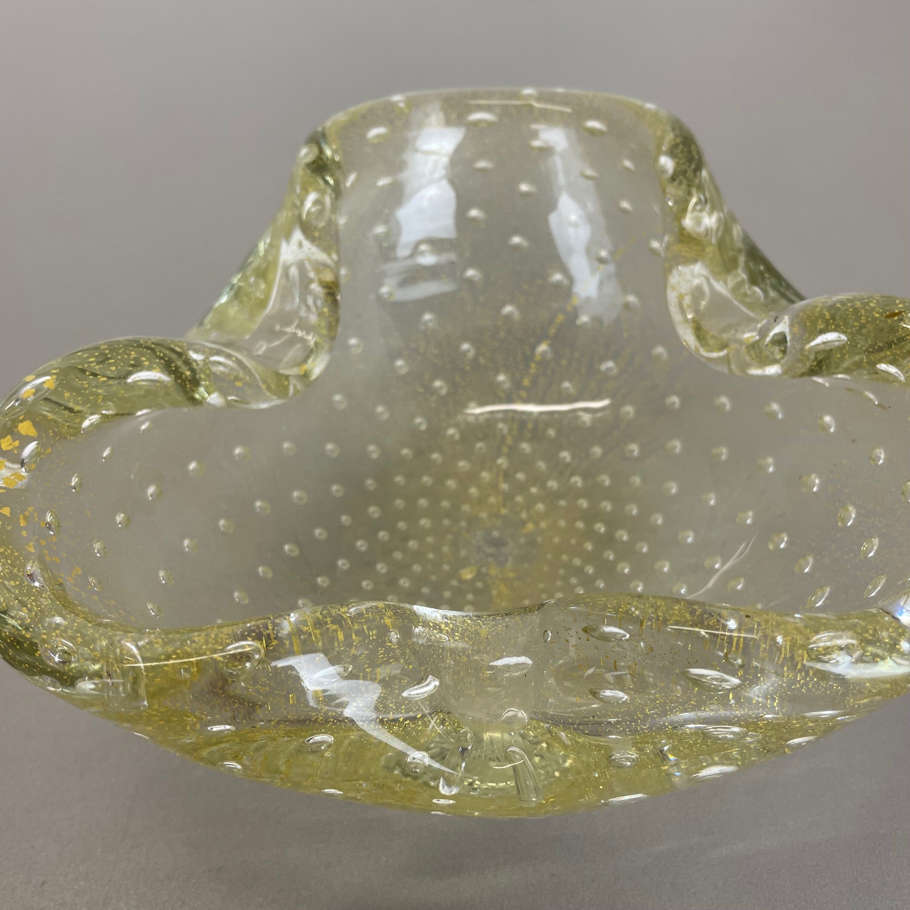 Murano Glass "Gold Dust Bubble" Bowl Element Shell Ashtray Murano, Italy, 1970s