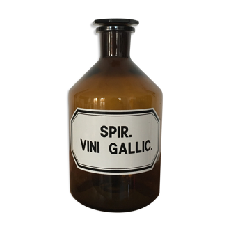 Apothecary bottle