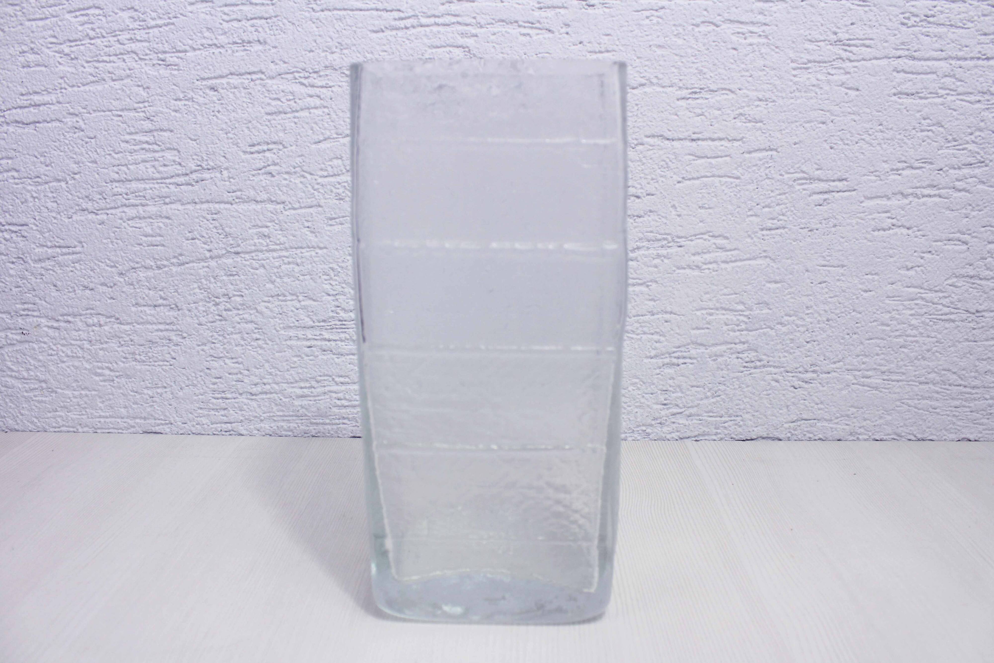 Large glass vase by Christer Sjögren for Lindshammar Glasbruk 1970