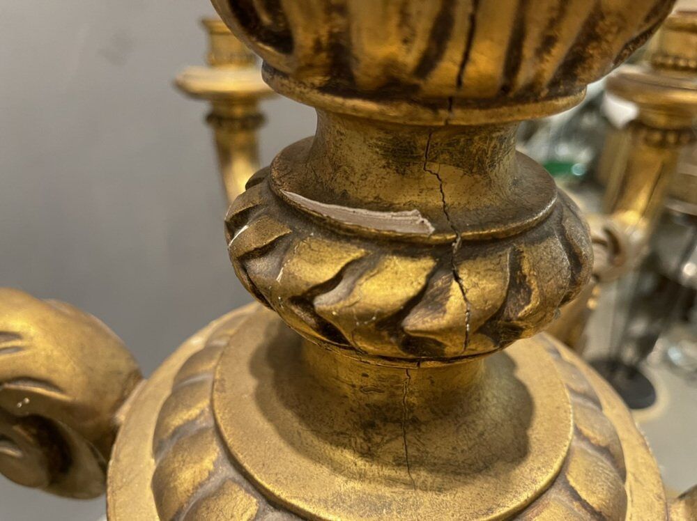 Lustre en bois doré doré