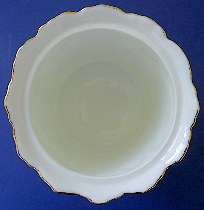 Pot à tabac en porcelaine anglaise à décor floral