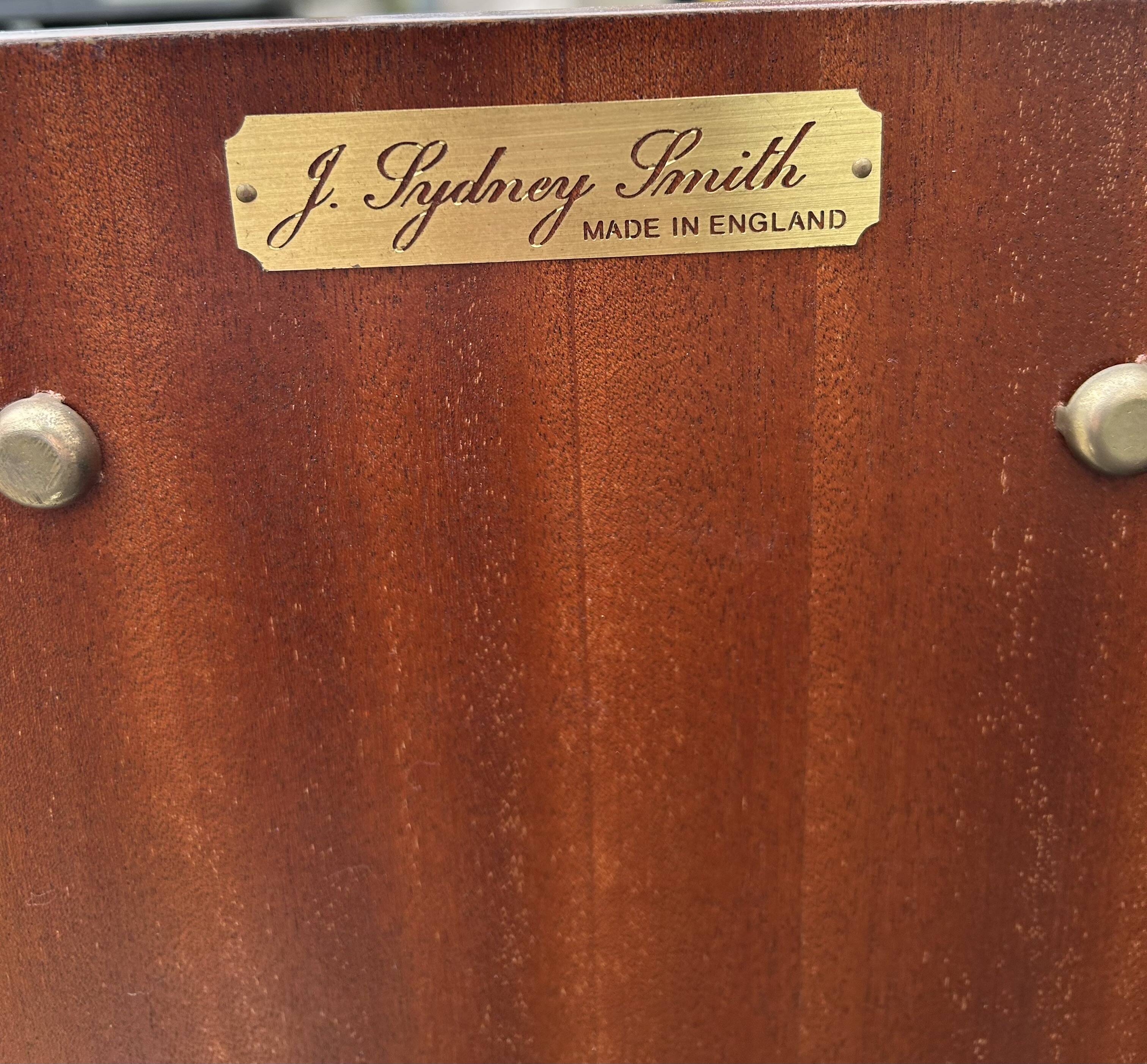English CD storage unit
