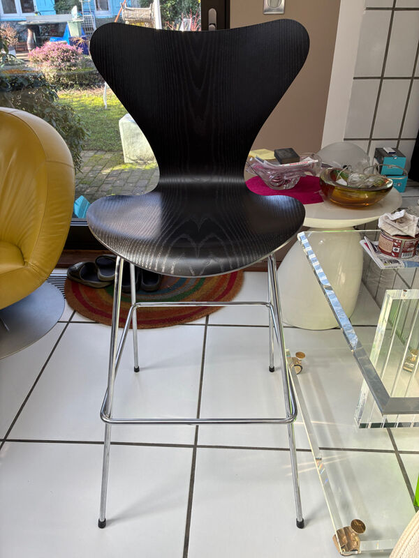 Tabouret série 7 Fritz Hansen d’Arne JACOBSEN