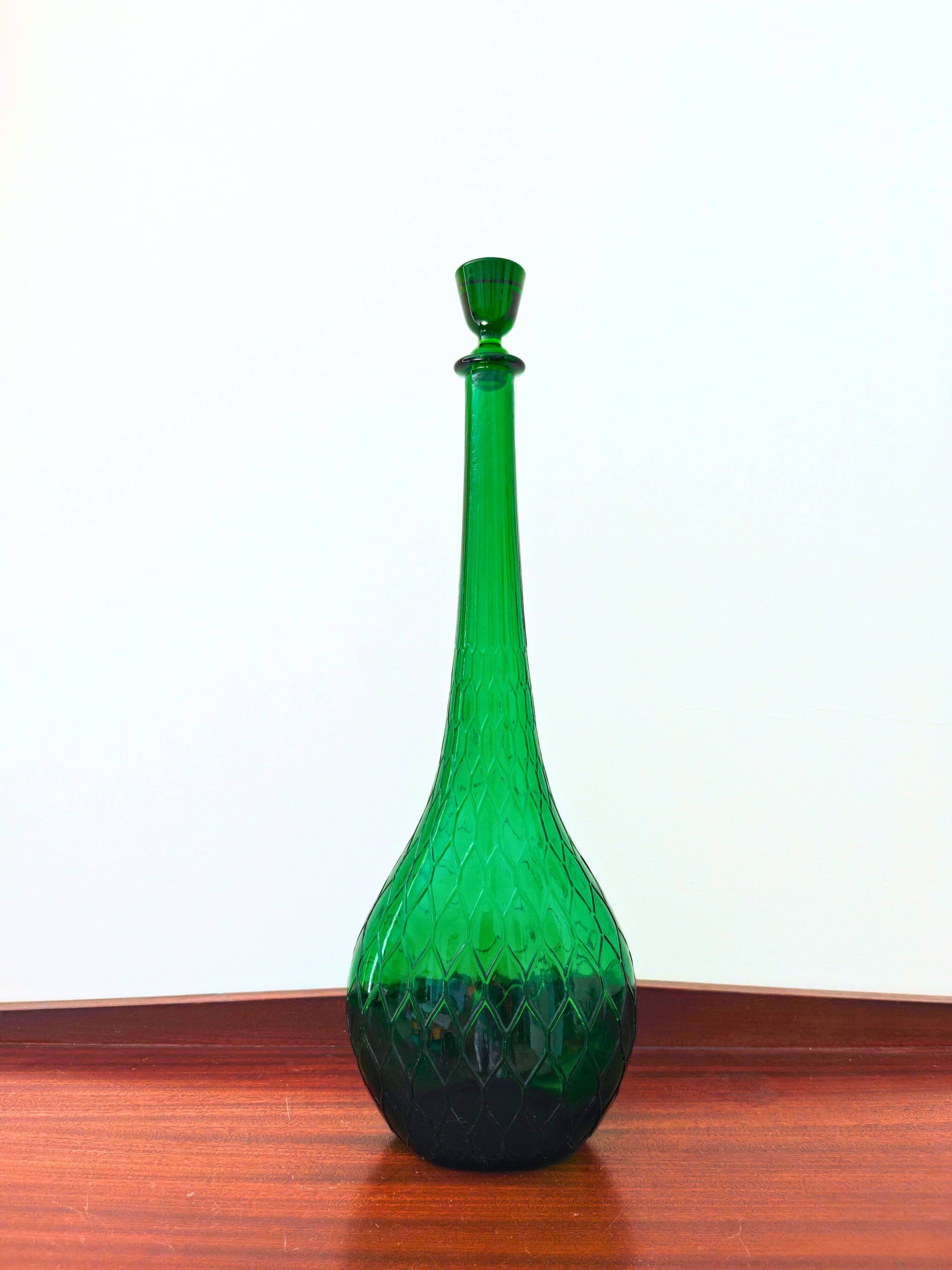 Italian carafe Empoli in iridescent green with diamond pattern.