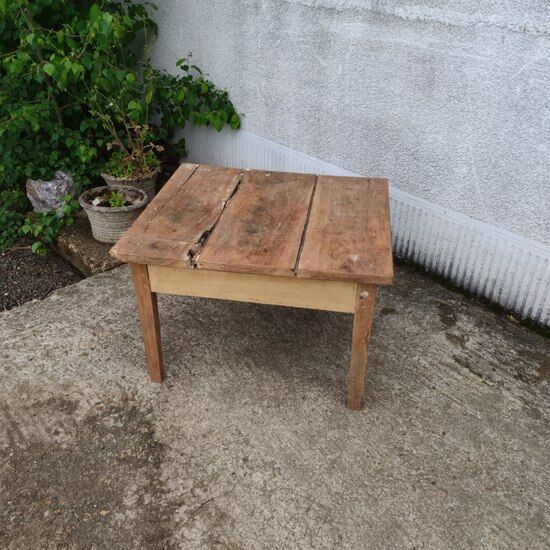 Coffee farmhouse table