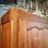 Armoire ancienne française en châtaignier – XVIIIe siècle