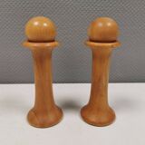 Salt and pepper set in beech wood, designed by Nissen Denmark.