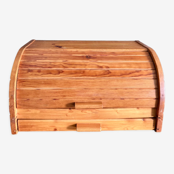 Pine bread box