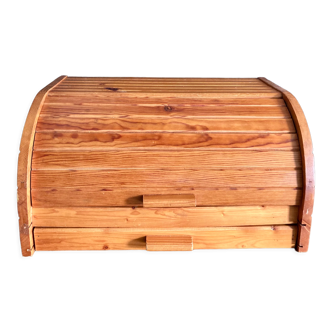 Pine bread box