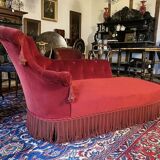 Napoleon III meridian, purple red velvet. Buttoned backrest.