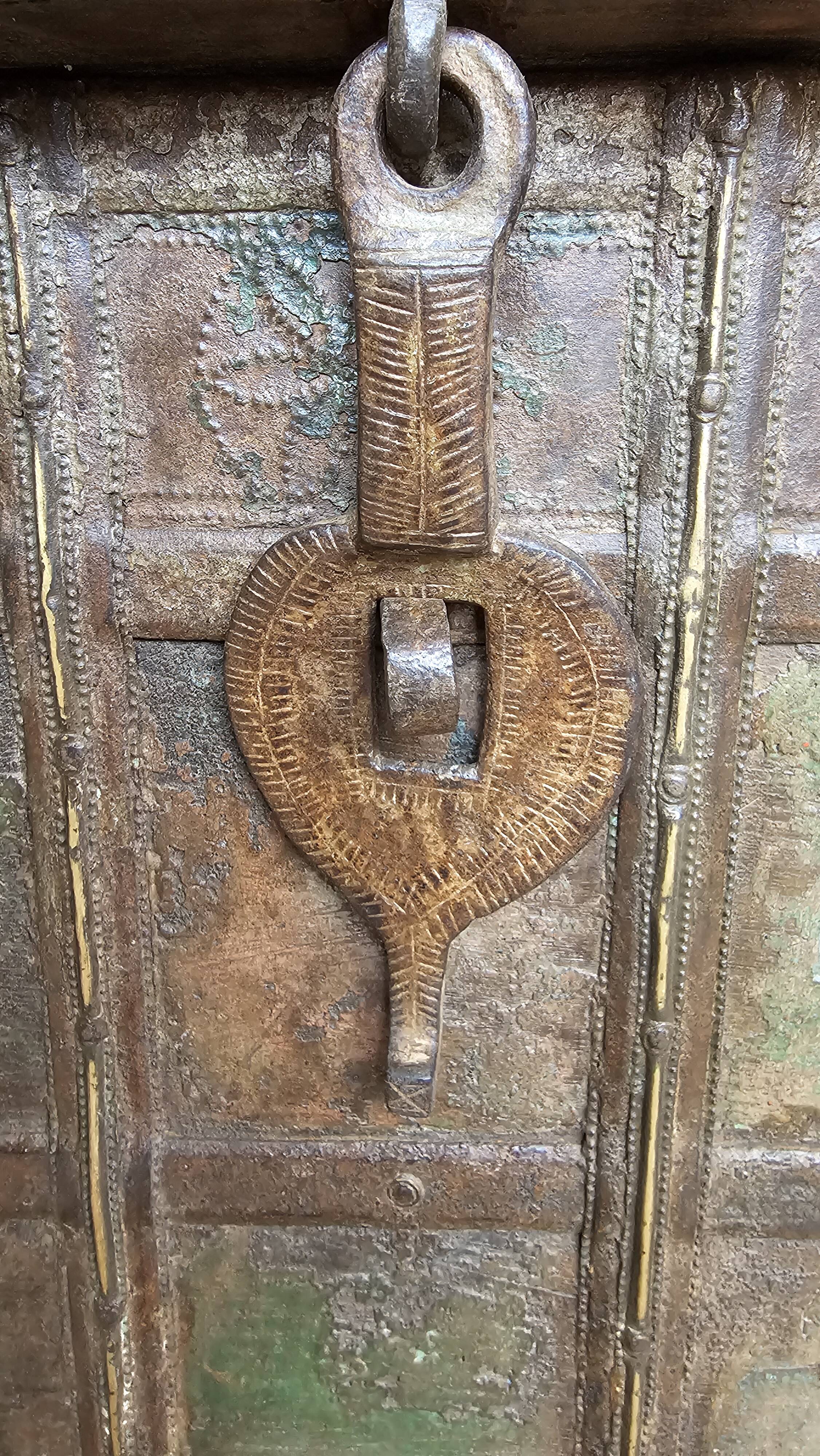 Old chest - dowry console from Bikaner in teak and wrought iron