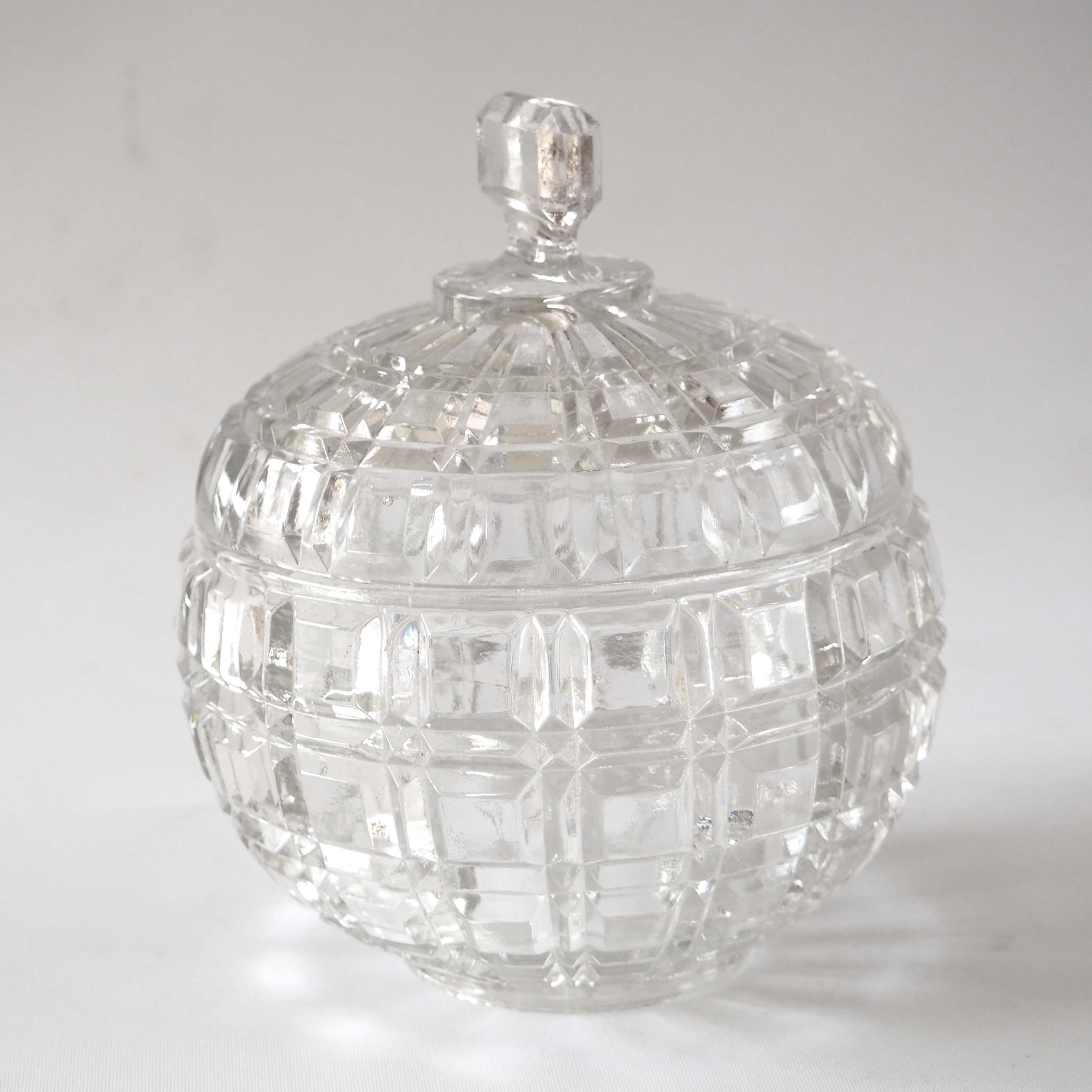 Cut glass bonbonnière