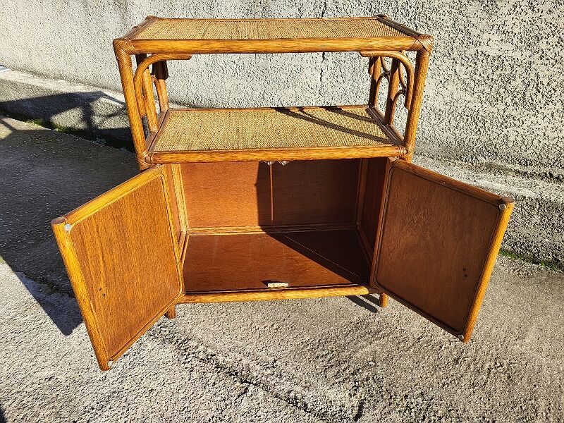Floor floor 2 levels and 2 rattan doors