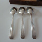 Lot 12 small silver metal cuillieres art deco