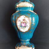Pair of vases with porcelain lids from Paris, late 19th century