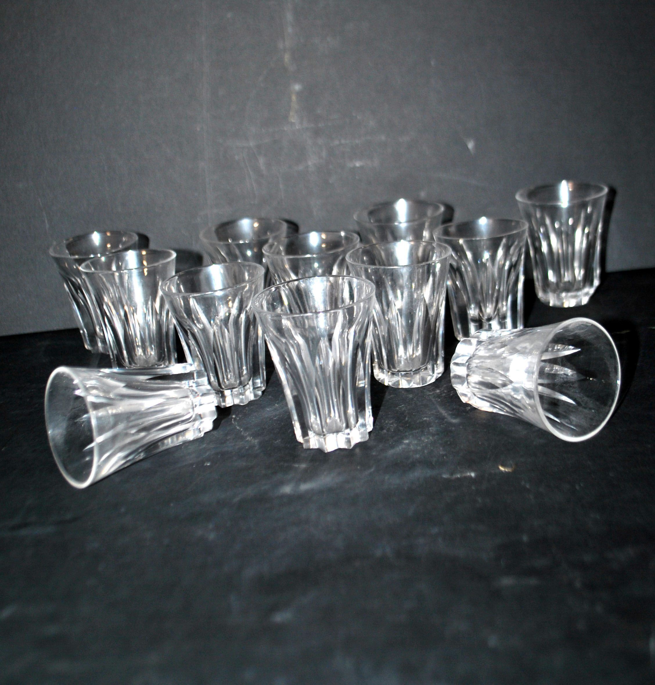 Baccarat set of 12 Art Deco cut crystal liqueur glasses star cave cabaret