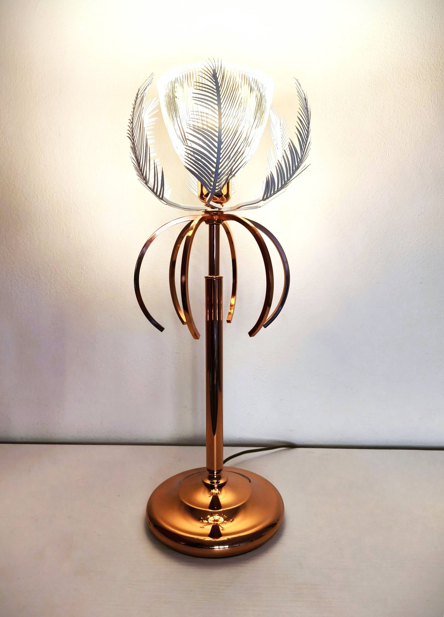 Lampe italienne en métal cuivré et verre cristal, style Hollywood Regency